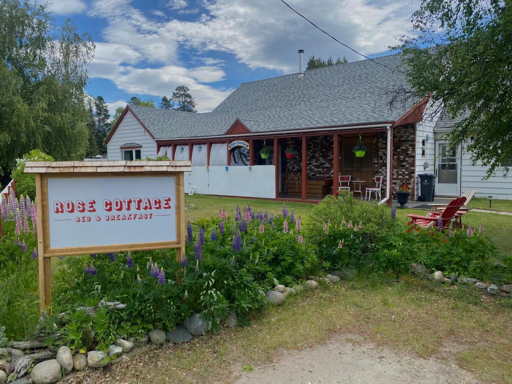 Rose Cottage Bed & Breakfast Валмаунт Екстериор снимка